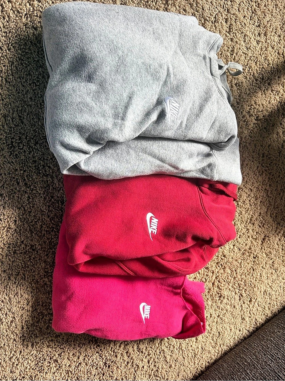 Nike Sweatshirt Lot in Red & Gray